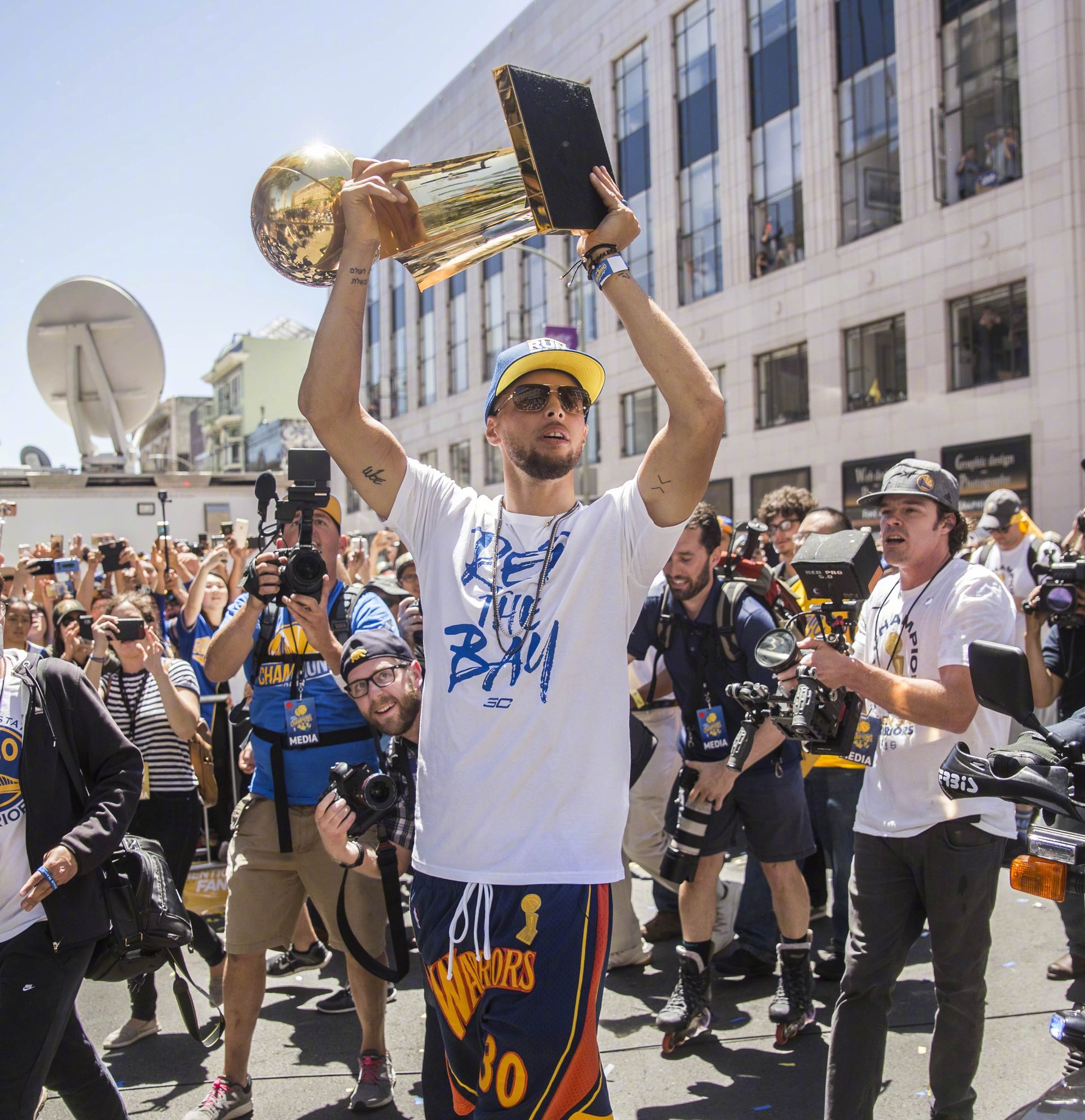 除此之外 除此之外