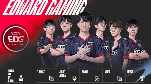 现出超常的 现出超常的