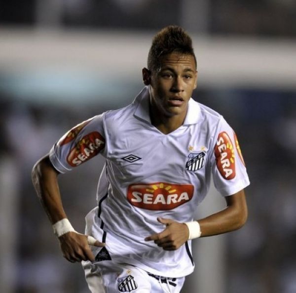 外援先是示 外援先是示