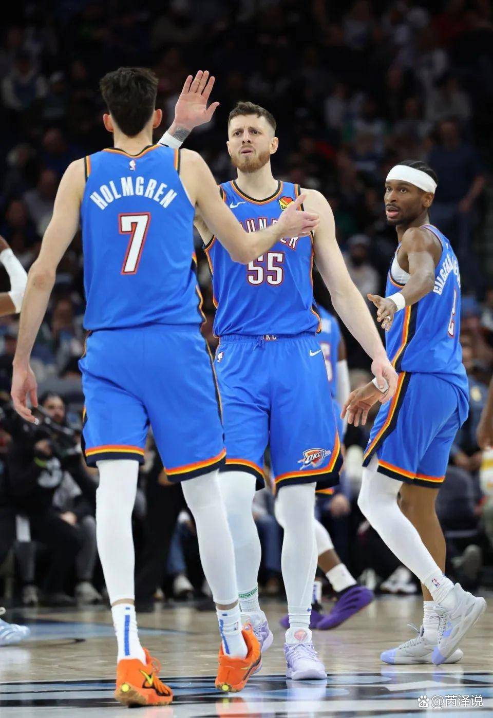 据半空间 据半空间