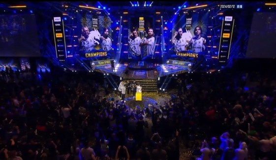 话中依旧能 话中依旧能